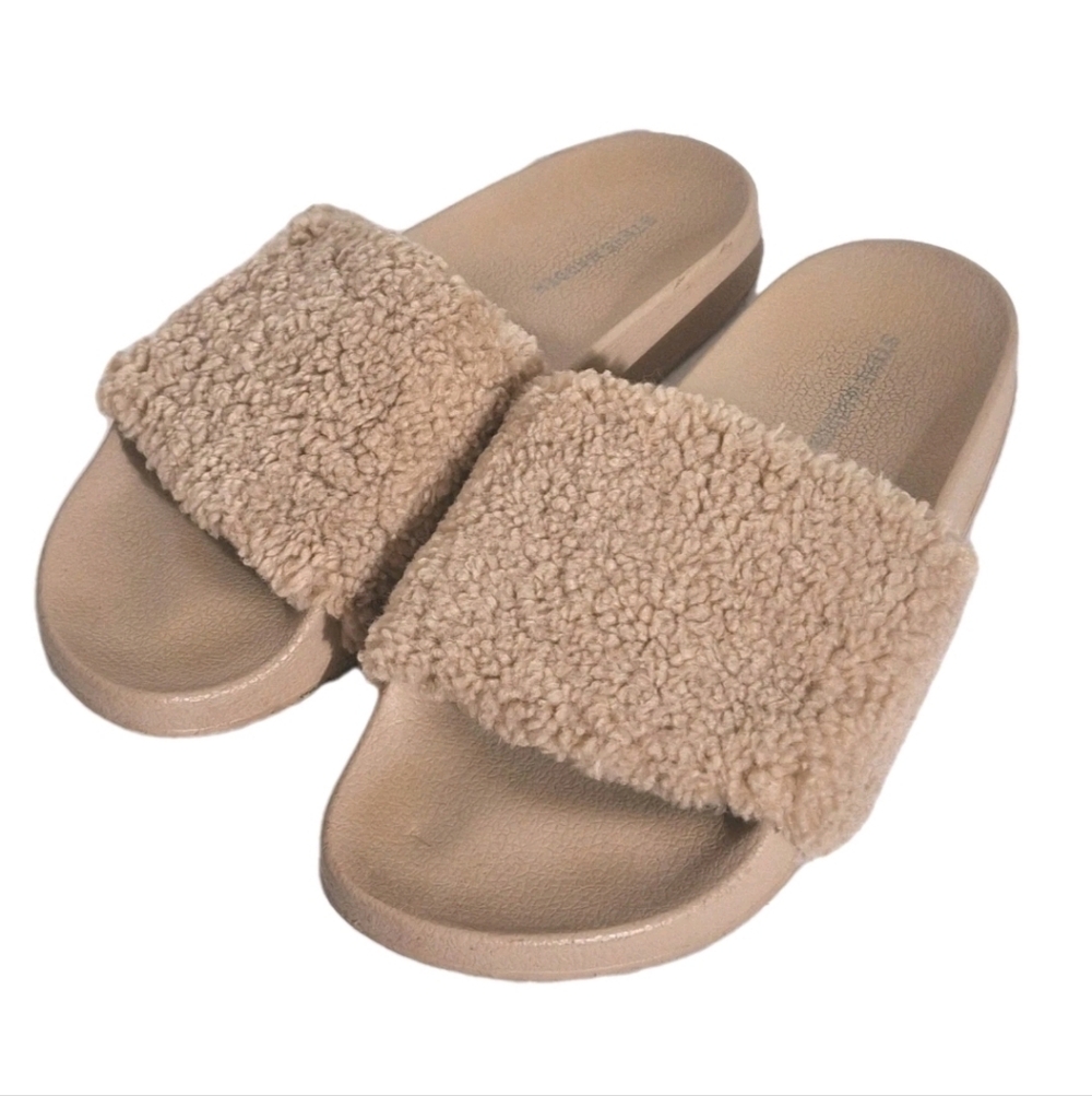 Steve Madden Shear Slide Flats in Cream Beige Slip On Sandal Size 9 M GUC